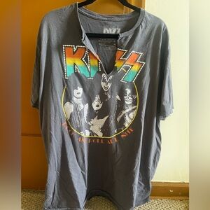Kiss musician tee